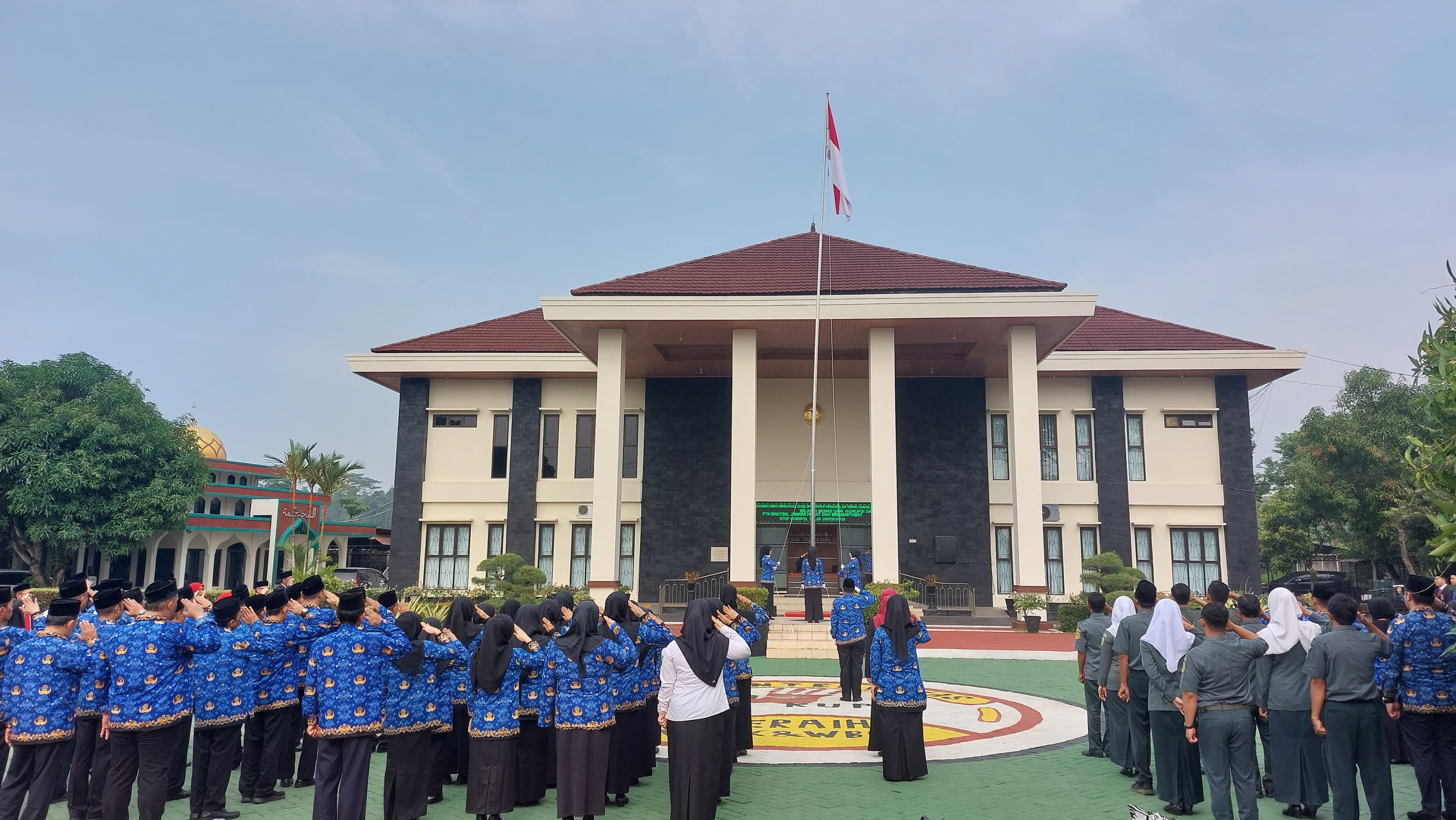 upacaraharipahlawan24.1